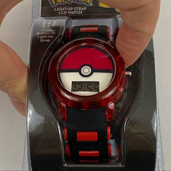 Pokémon Light Up LCD Watch Poke Ball Face - Picture 5 of 9